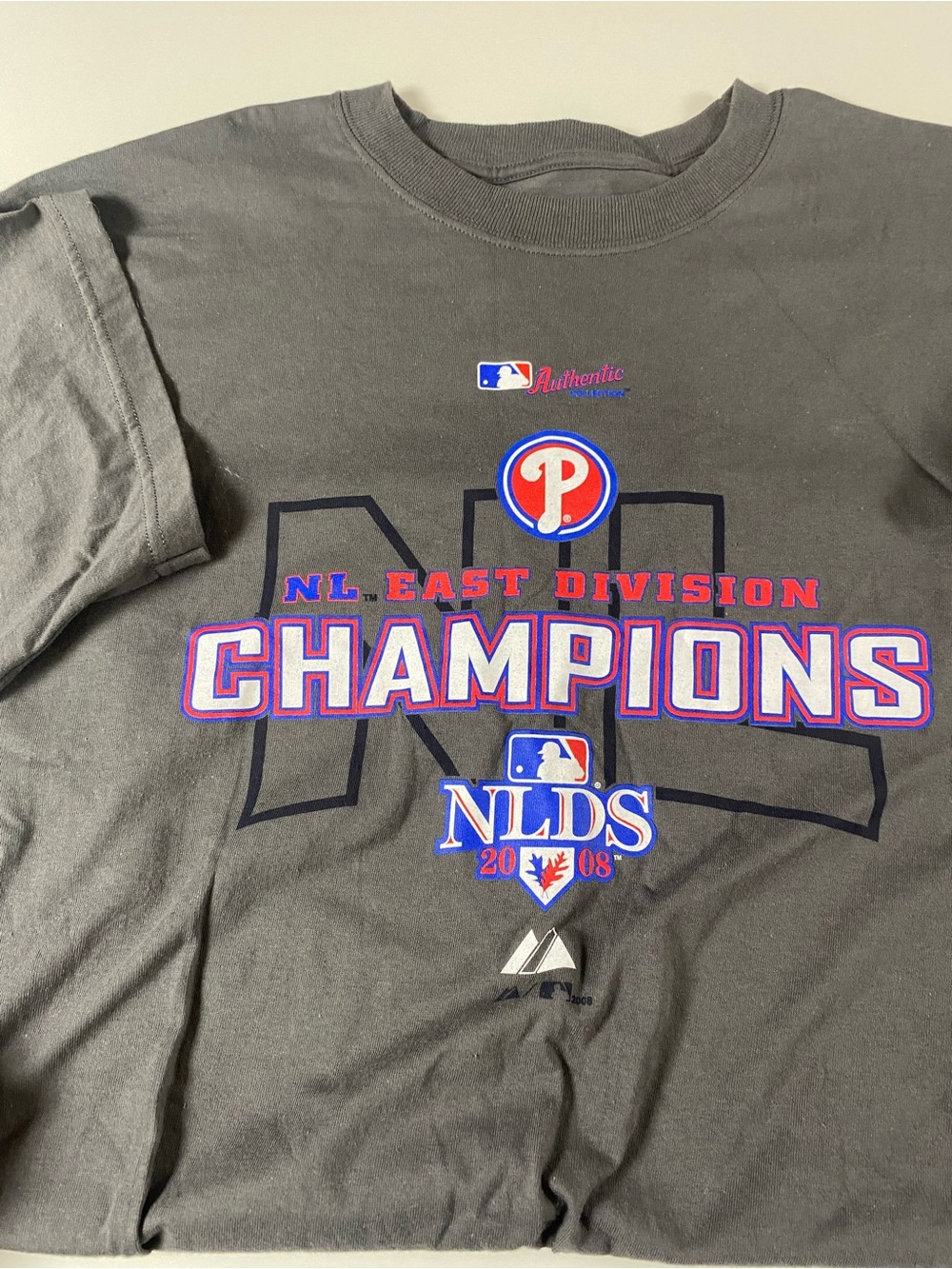 Majestic Philadelphia Phillies NL East Champions T-Shirt - large new no tags